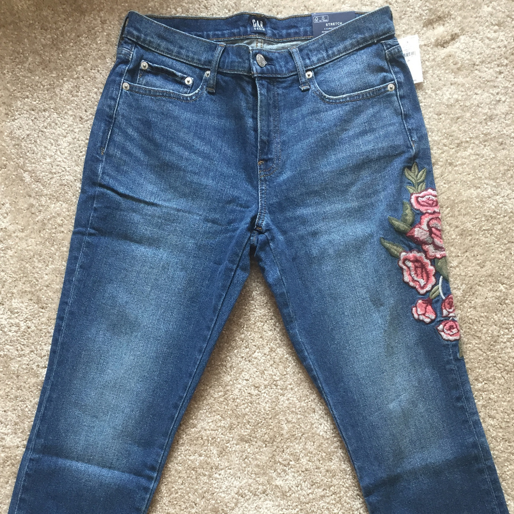 GAP EMBROIDERED JEANS